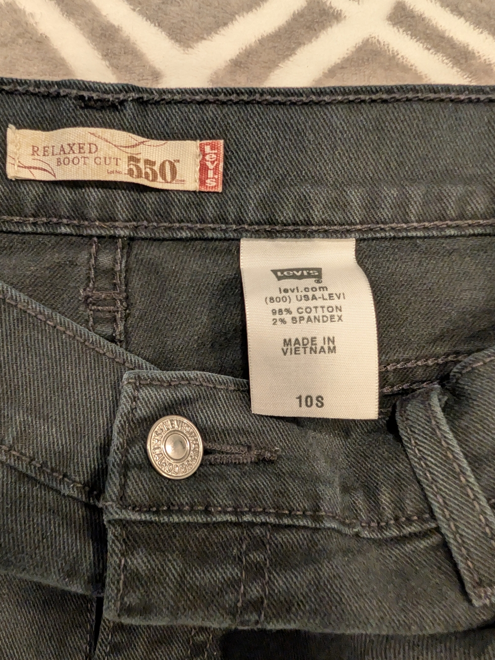 Levi's Relaxed Boot Cut 550 Women's Jeans in Charcoal